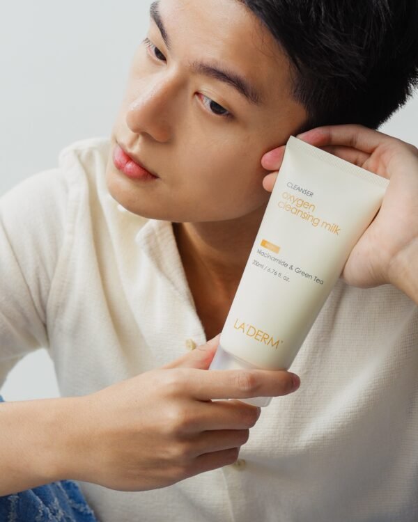 LA’DERM Oxygen Cleansing Milk